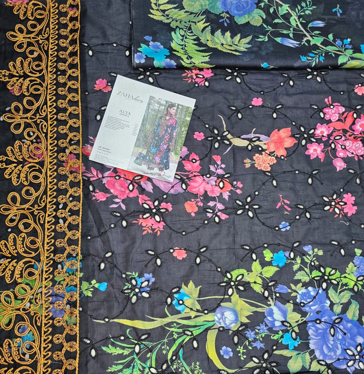 Zaha Luxury Lawn 2025 Hit Code 7A Black Multi  Chikenkari Lawn Dupata