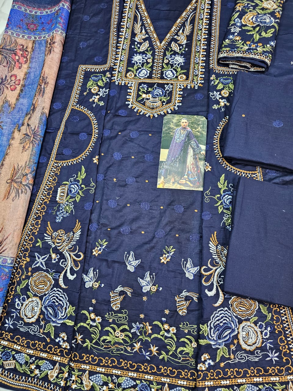 Zaha Luxury Lawn 2025 Hit Code 12-B