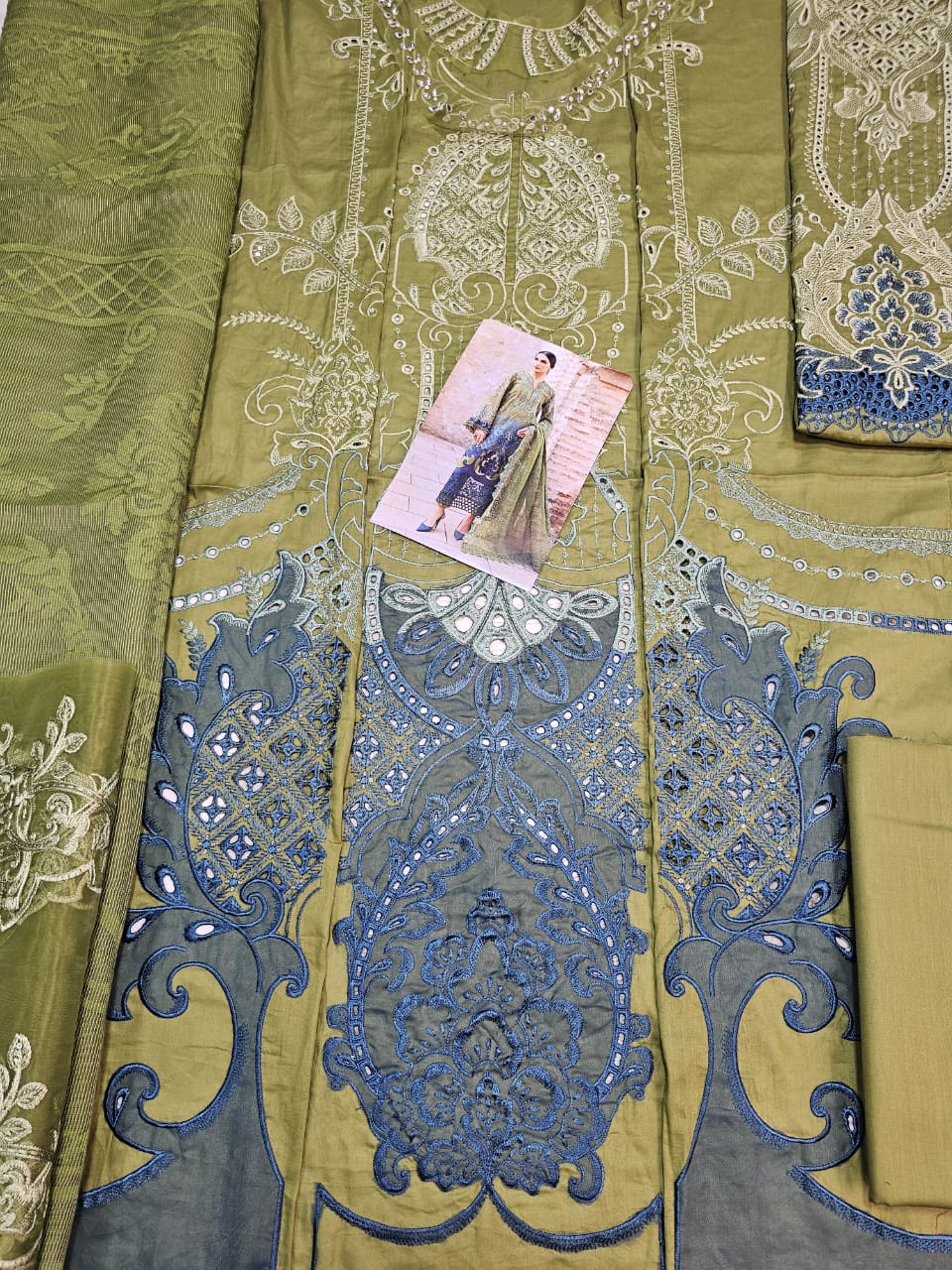 MariaB Luxury Lawn 2025 Hit Code 1A