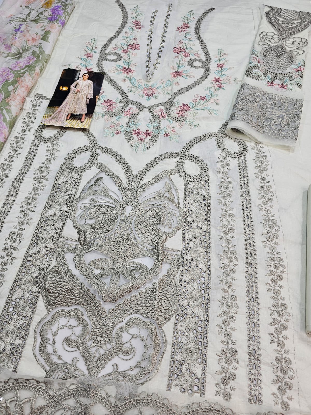 MariaB Luxury Lawn Collection 2025 Hit Code 14B
