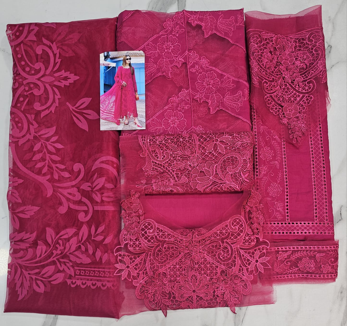 MariaB Luxury Lawn 2025 Hit Code 8A Shoking