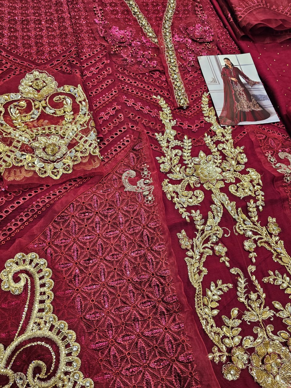 Mariab Luxury Chiffon Collection 2025 Hit Code D3