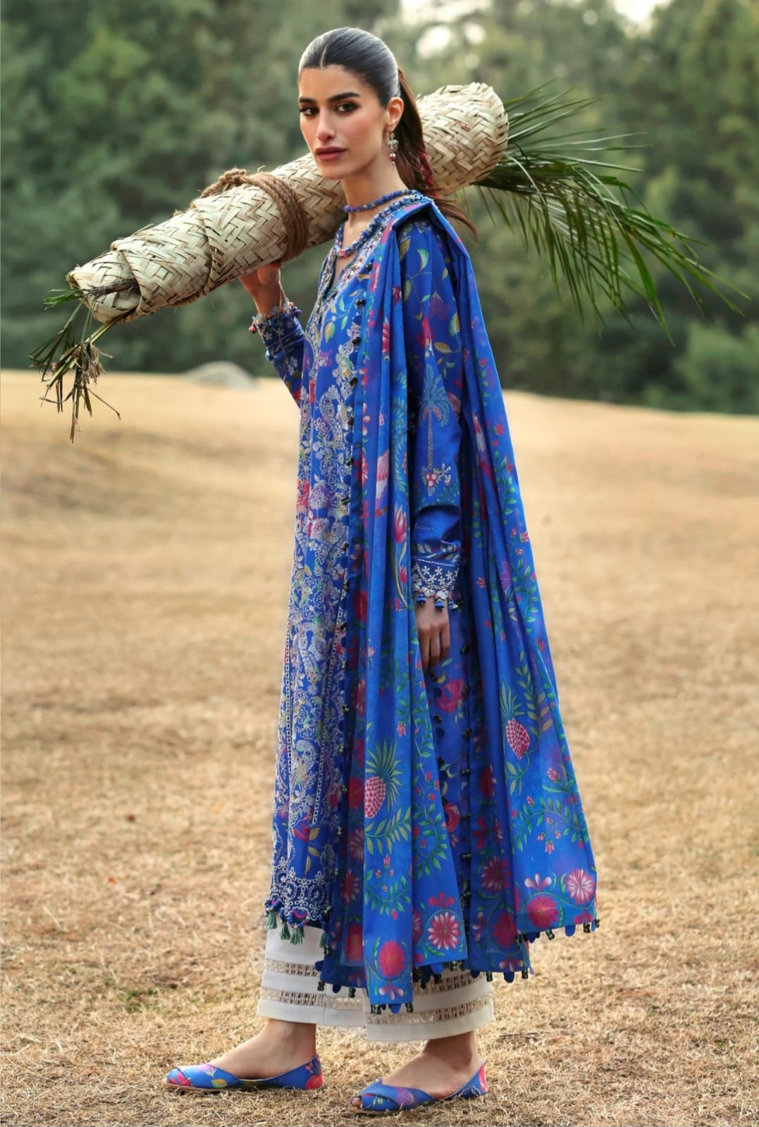 Zaha Luxury Lawn 2025 Hit Code 01-B Blue Lawn Dupata Article