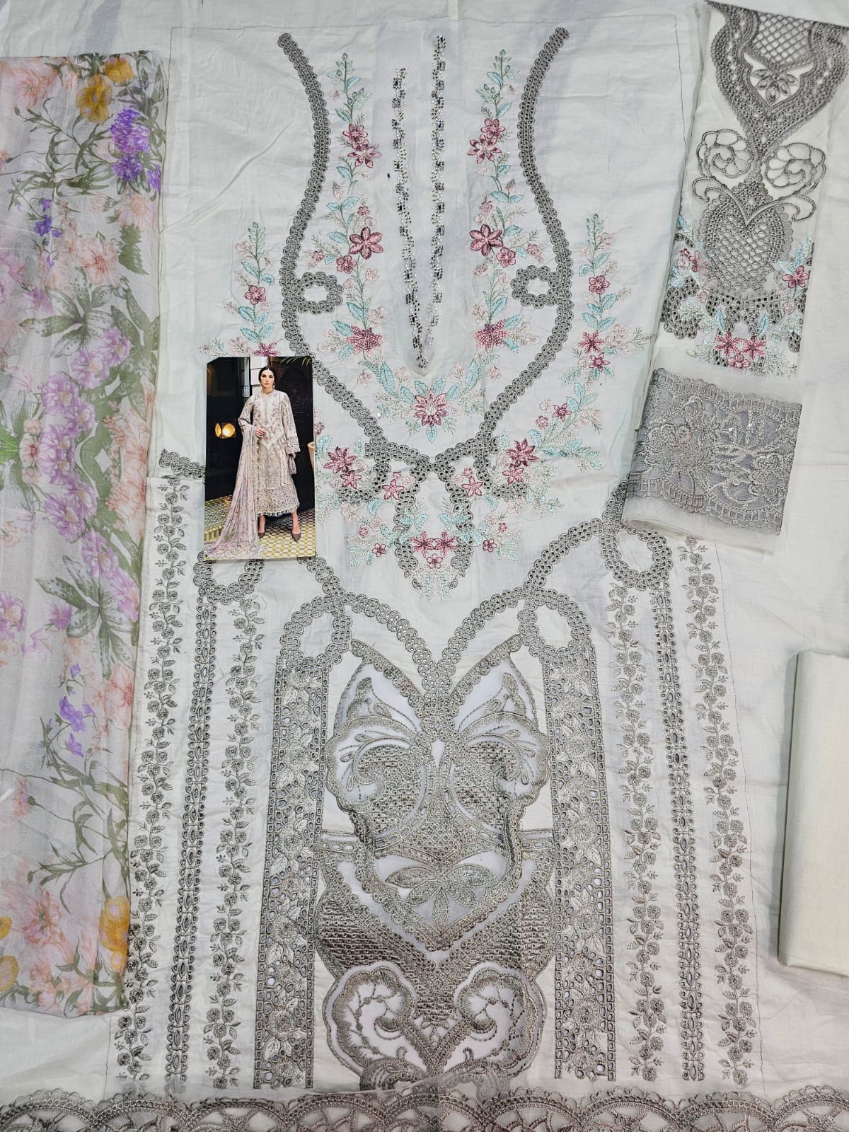 MariaB Luxury Lawn Collection 2025 Hit Code 14B