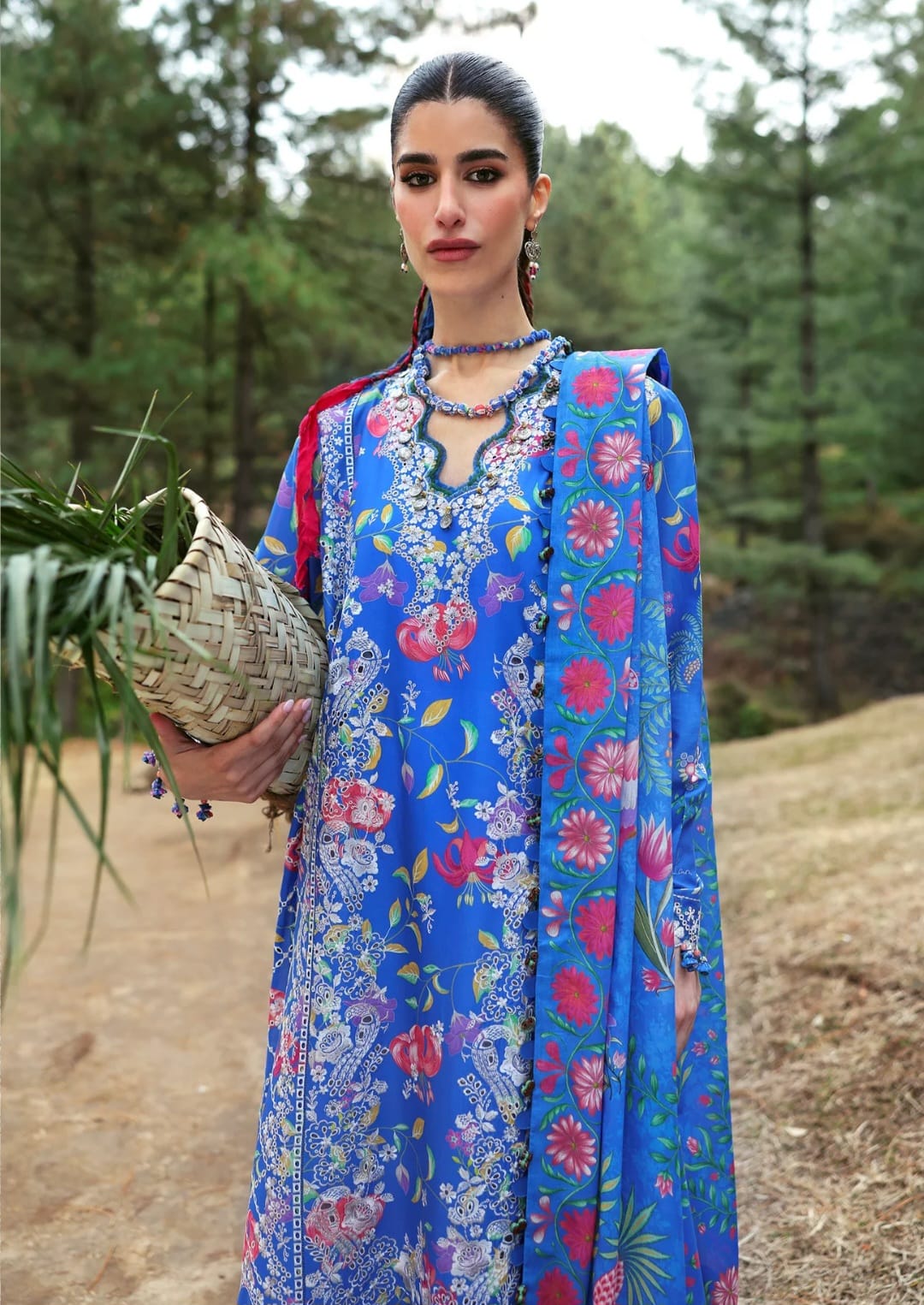 Zaha Luxury Lawn 2025 Hit Code 01-B Blue Lawn Dupata Article