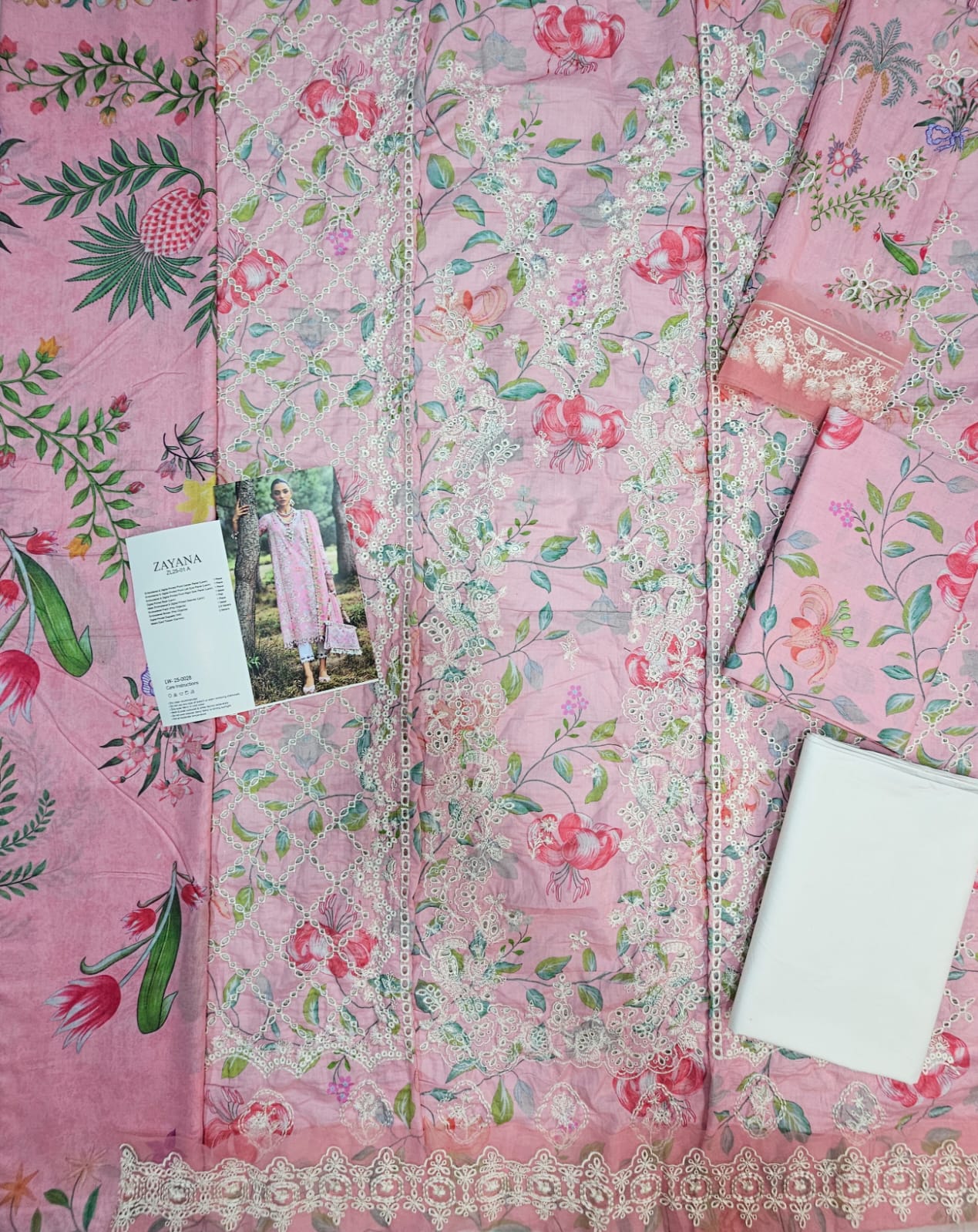 Zaha Luxury Lawn 2025 Hit Code 01-A Pink Lawn Dupata Article