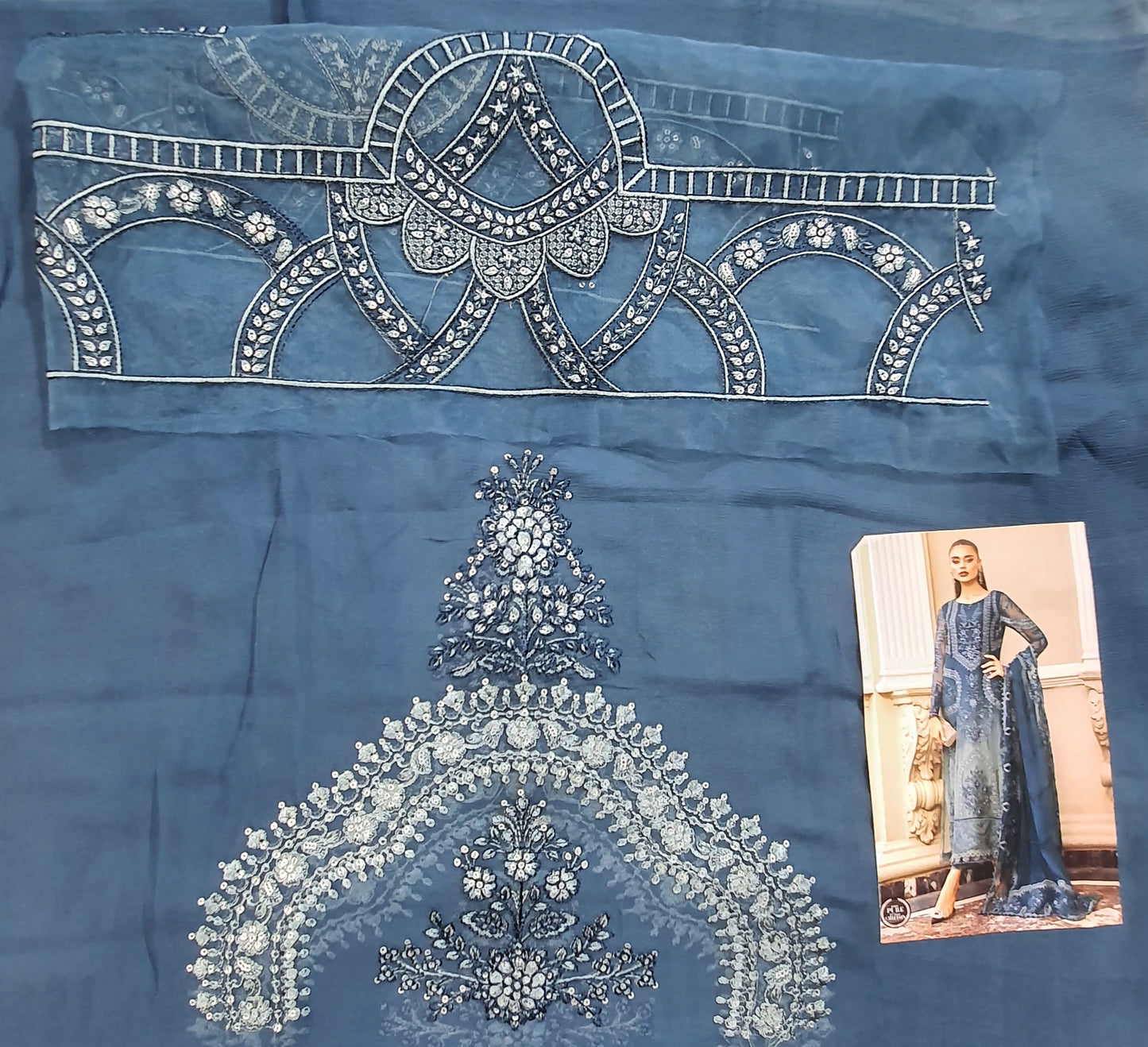 Mariab Luxury Silk Chiffon Collection 2023 Hit Code D2