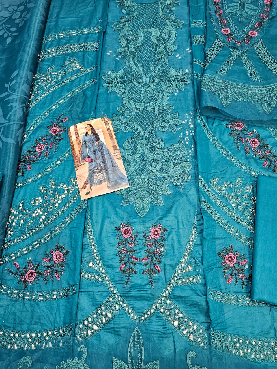 Mariab Luxury Lawn 2025 Hit Code 13B