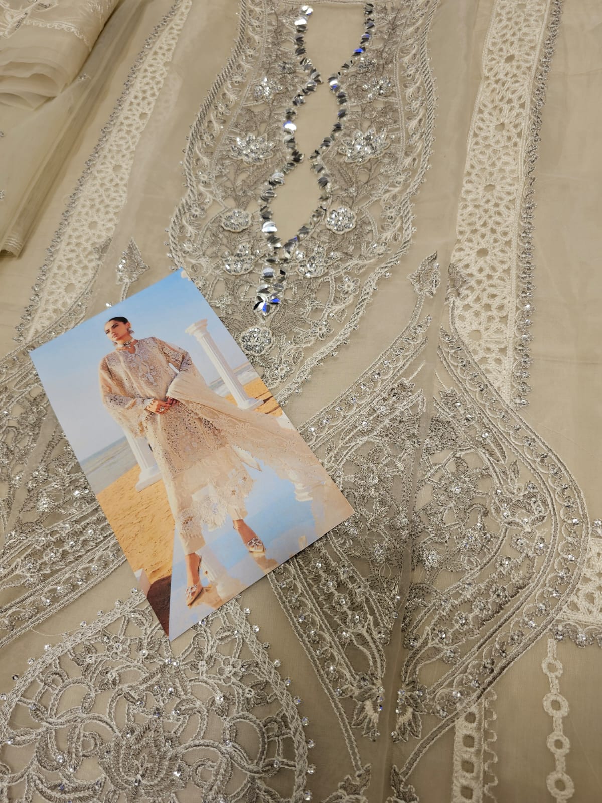 Mariab Luxury Eid ul azha Hit Code D9