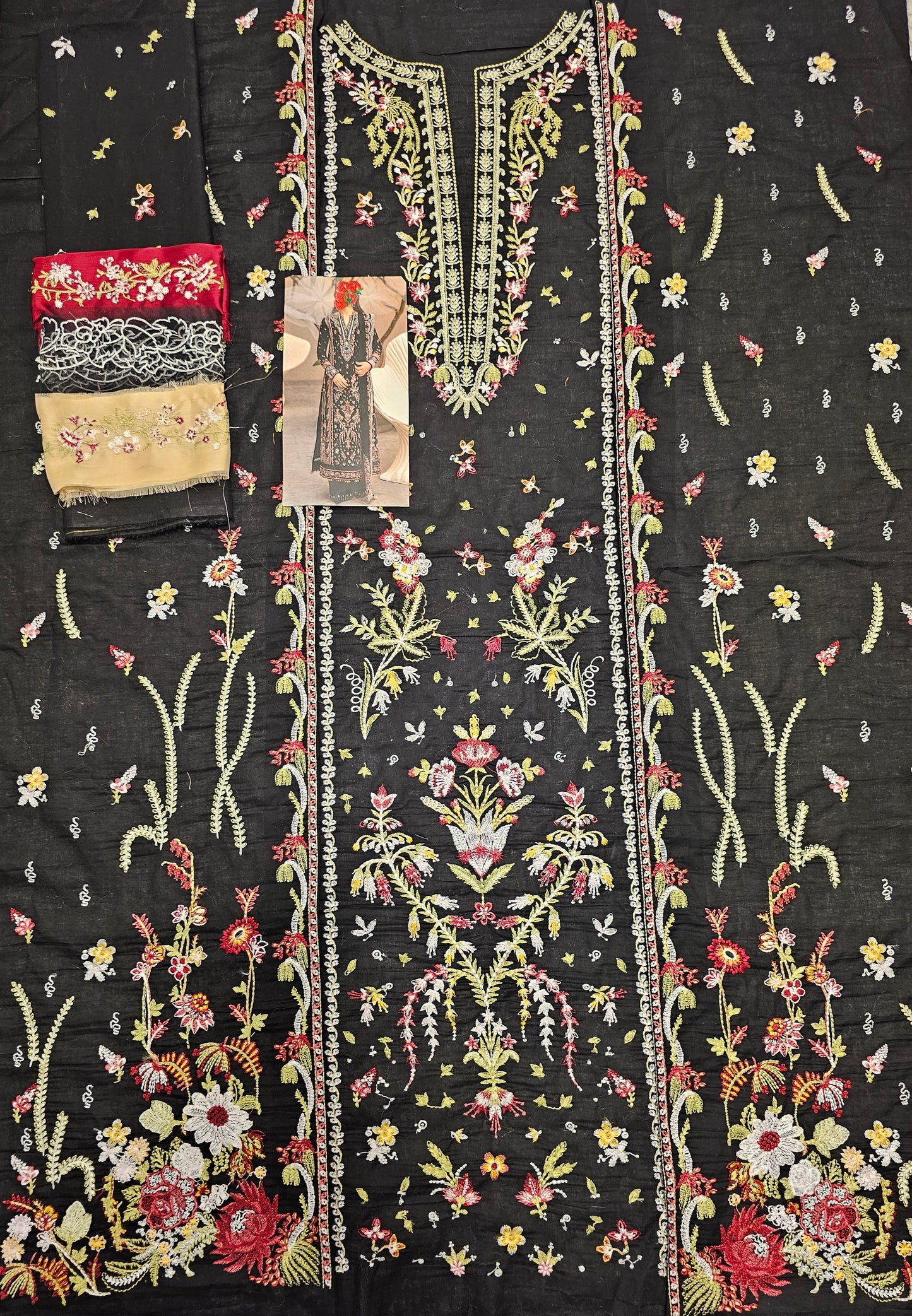 Qalamqar Luxury lawn 2025 Hit Code Hannah