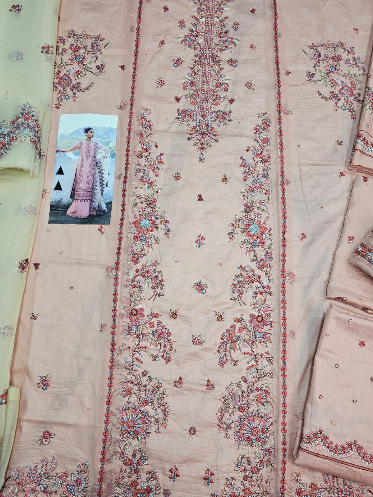 Hussain Rehar Luxury Lawn 2025 Hit Code